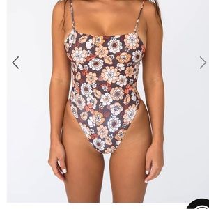 Skatie resa Byron print size small! NWT!